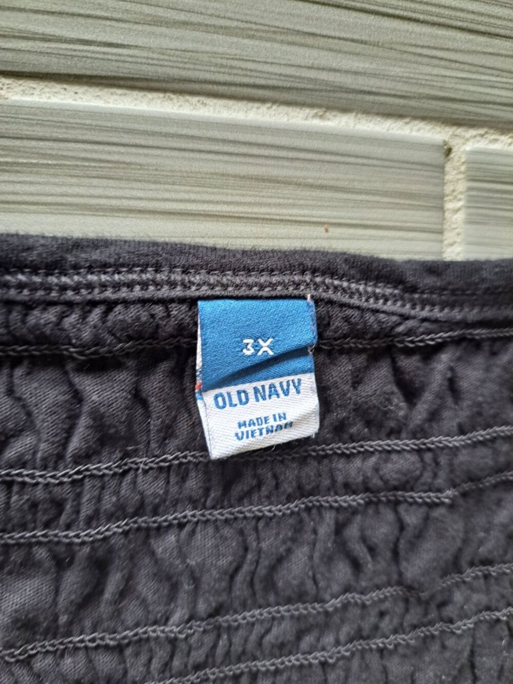 Old Navy 3XL Women's Plus Size Black Smocked Top With Short Ruched Sleeves - Picture 2 of 7